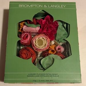 Brompton & Langley Garden Oasis Luxury Petal Soaps 2.4 oz box